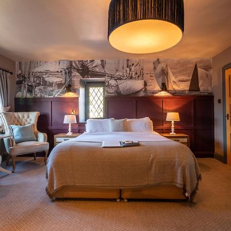 The Mayflower Lymington Bagian luar foto