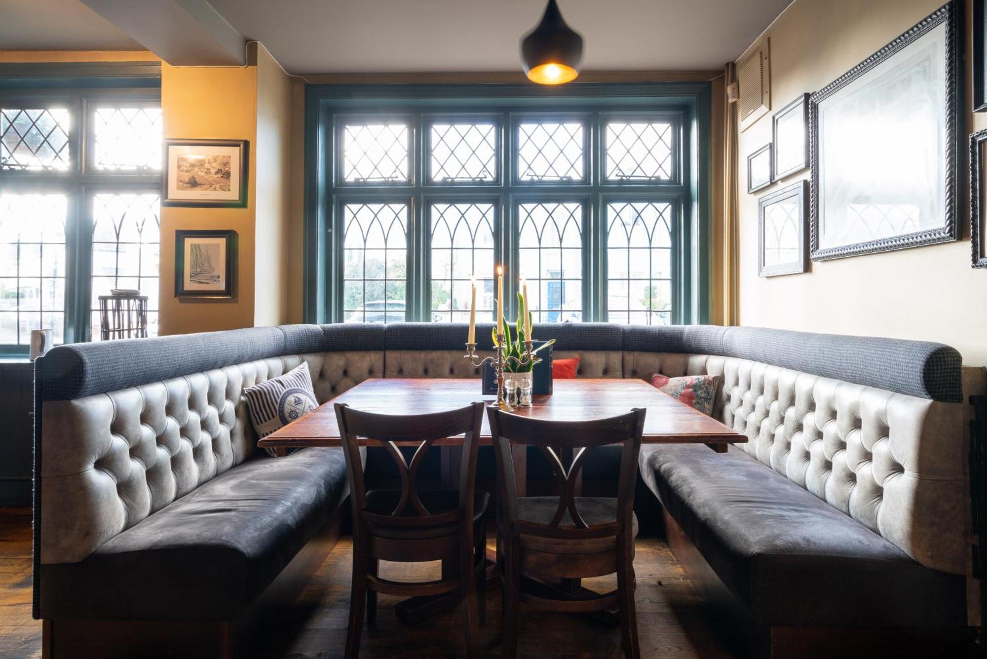 The Mayflower Lymington Bagian luar foto