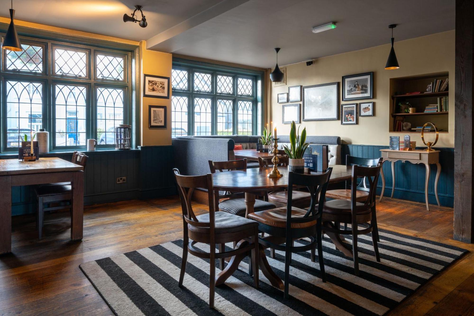 The Mayflower Lymington Bagian luar foto