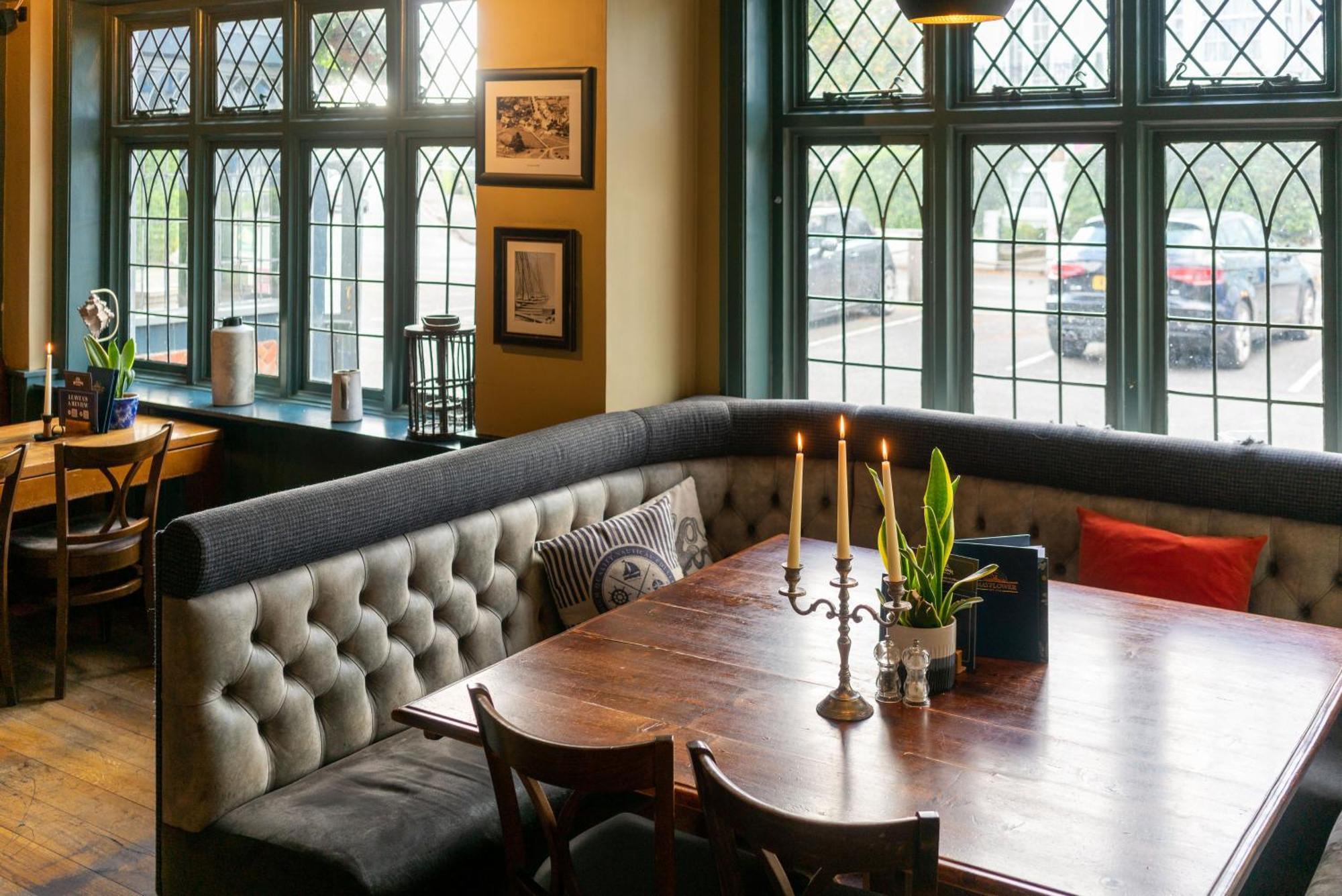 The Mayflower Lymington Bagian luar foto