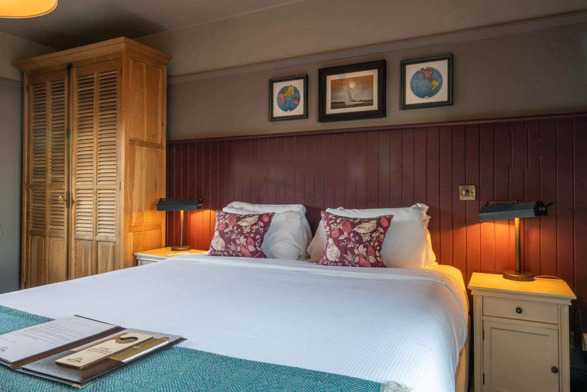 The Mayflower Lymington Bagian luar foto