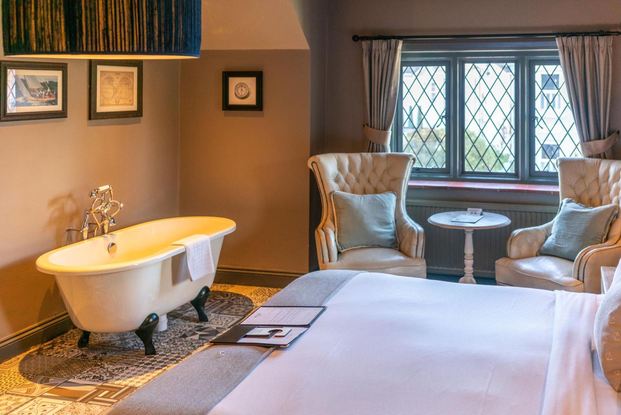 The Mayflower Lymington Bagian luar foto