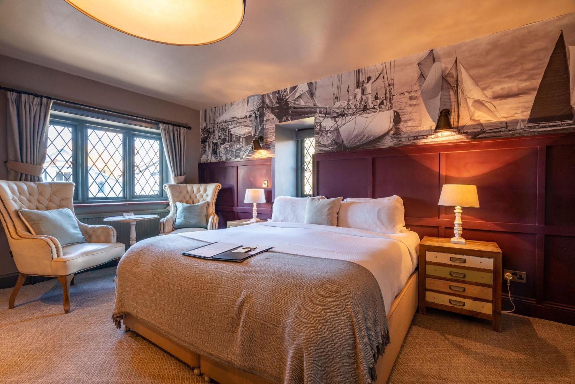 The Mayflower Lymington Bagian luar foto