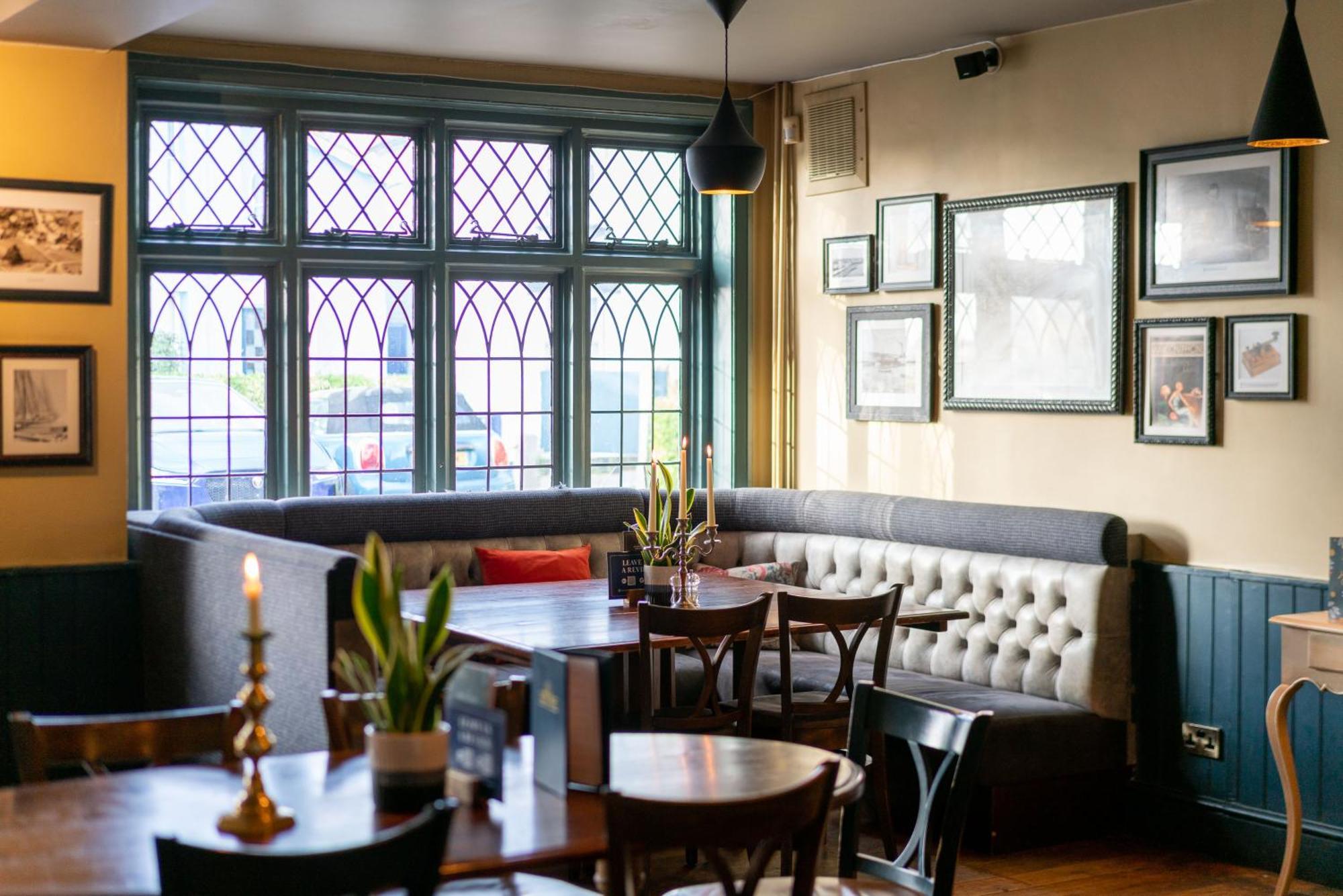 The Mayflower Lymington Bagian luar foto
