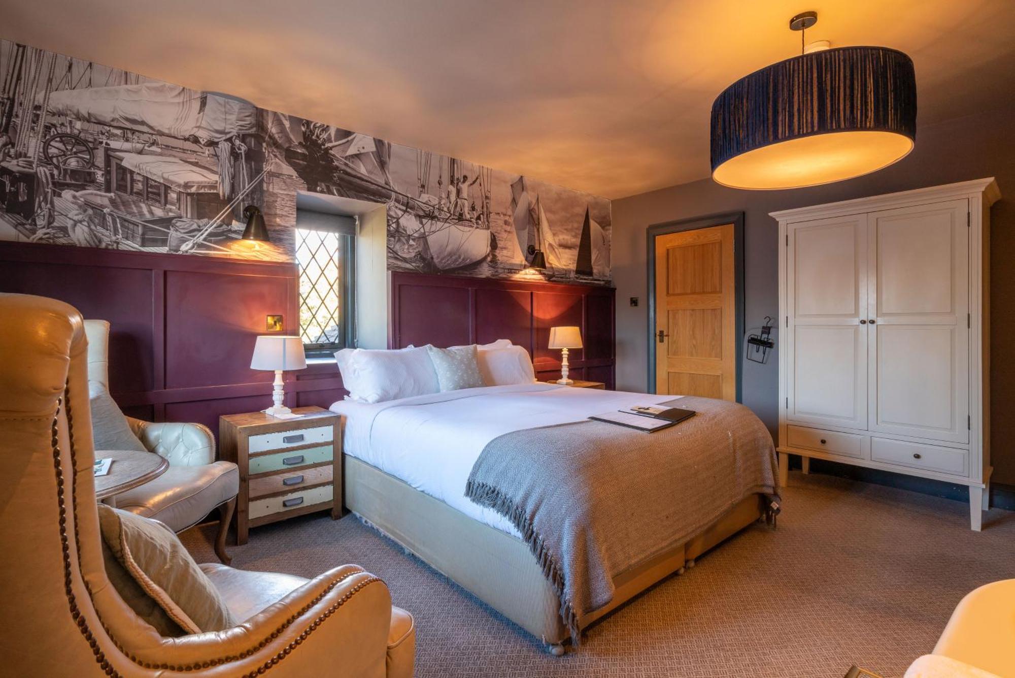 The Mayflower Lymington Bagian luar foto
