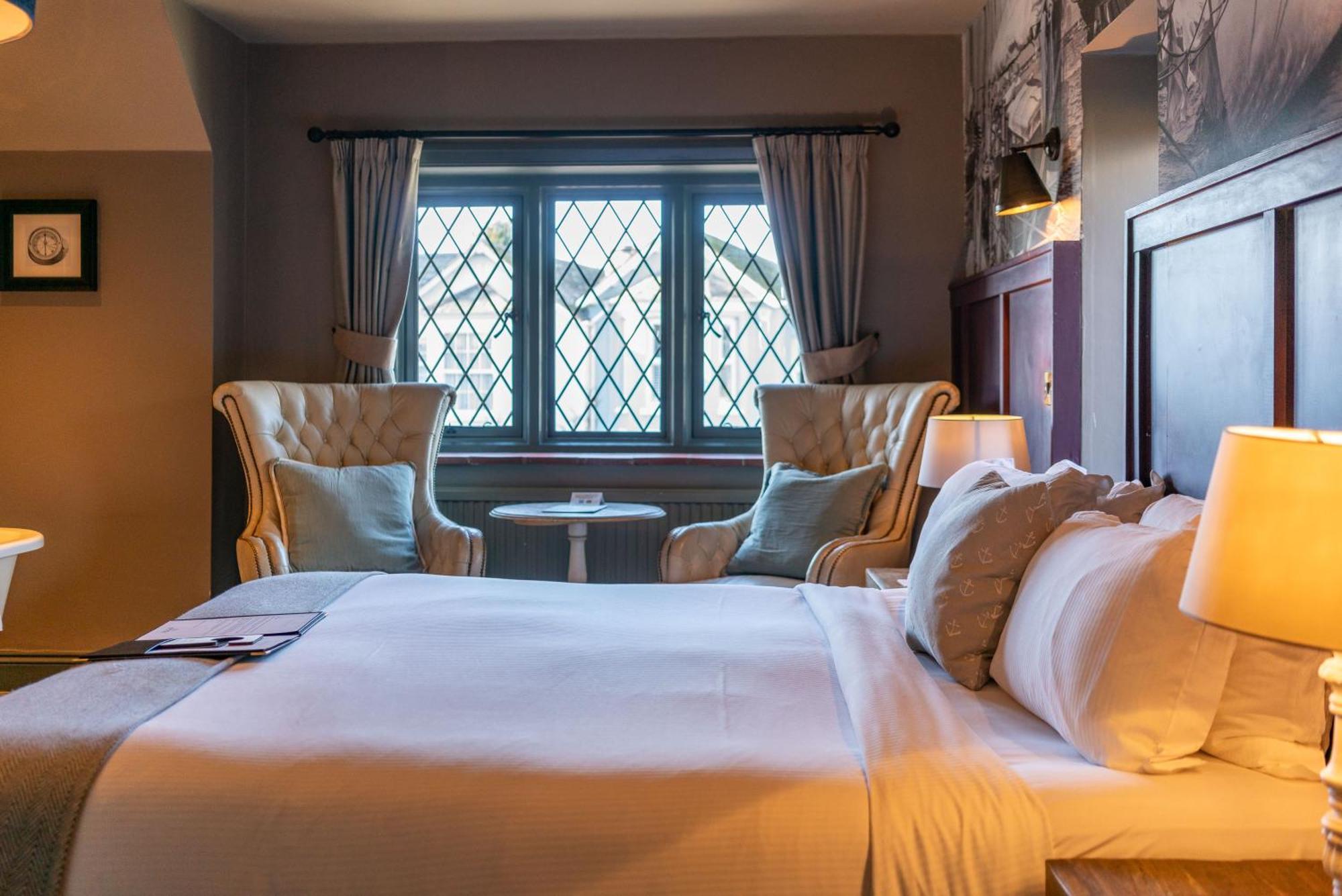 The Mayflower Lymington Bagian luar foto